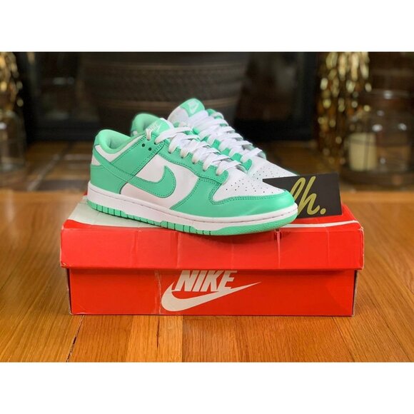 Size 8 W Nike Dunk Low "Green Glow" - Picture 4 of 10